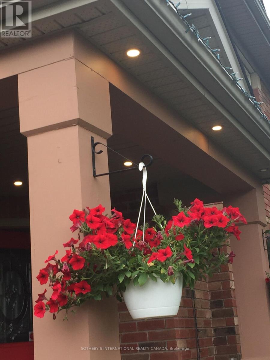 Room #a - 5959 Foxbridge Place, Mississauga, Ontario  L5M 6K5 - Photo 22 - W12992634