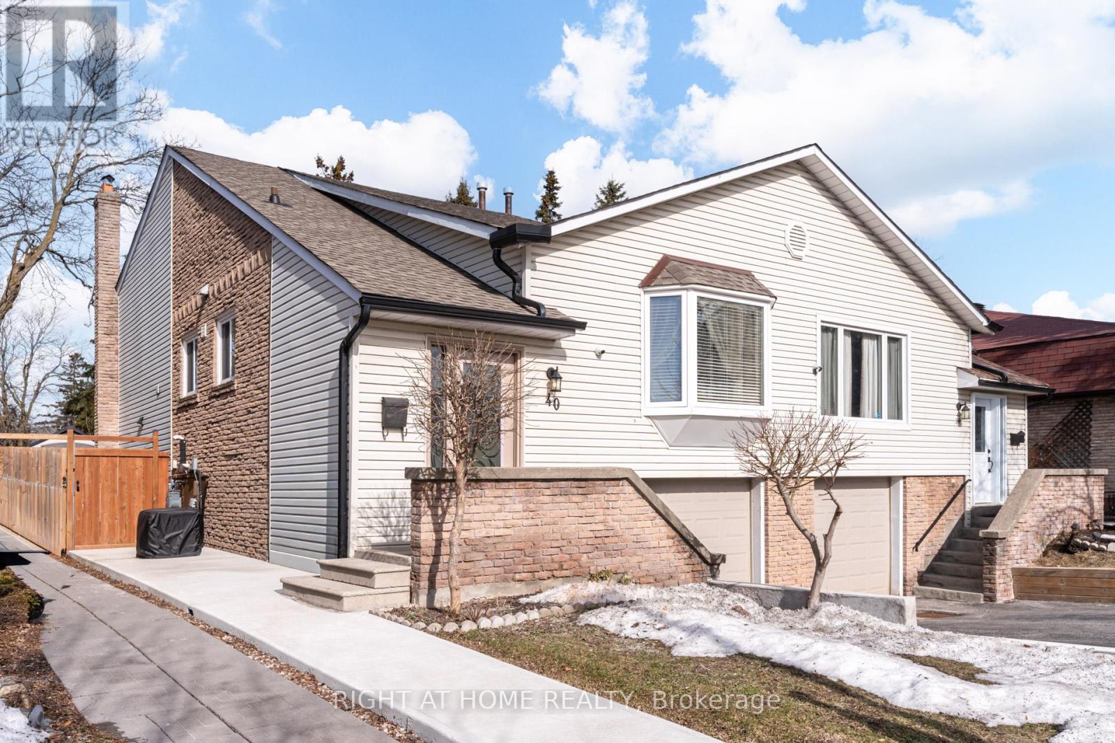 40 SALISBURY CIRCLE, Brampton, Ontario