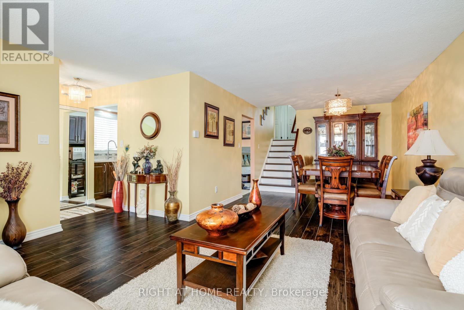 40 Salisbury Circle, Brampton, Ontario  L6V 2Z5 - Photo 10 - W12992648