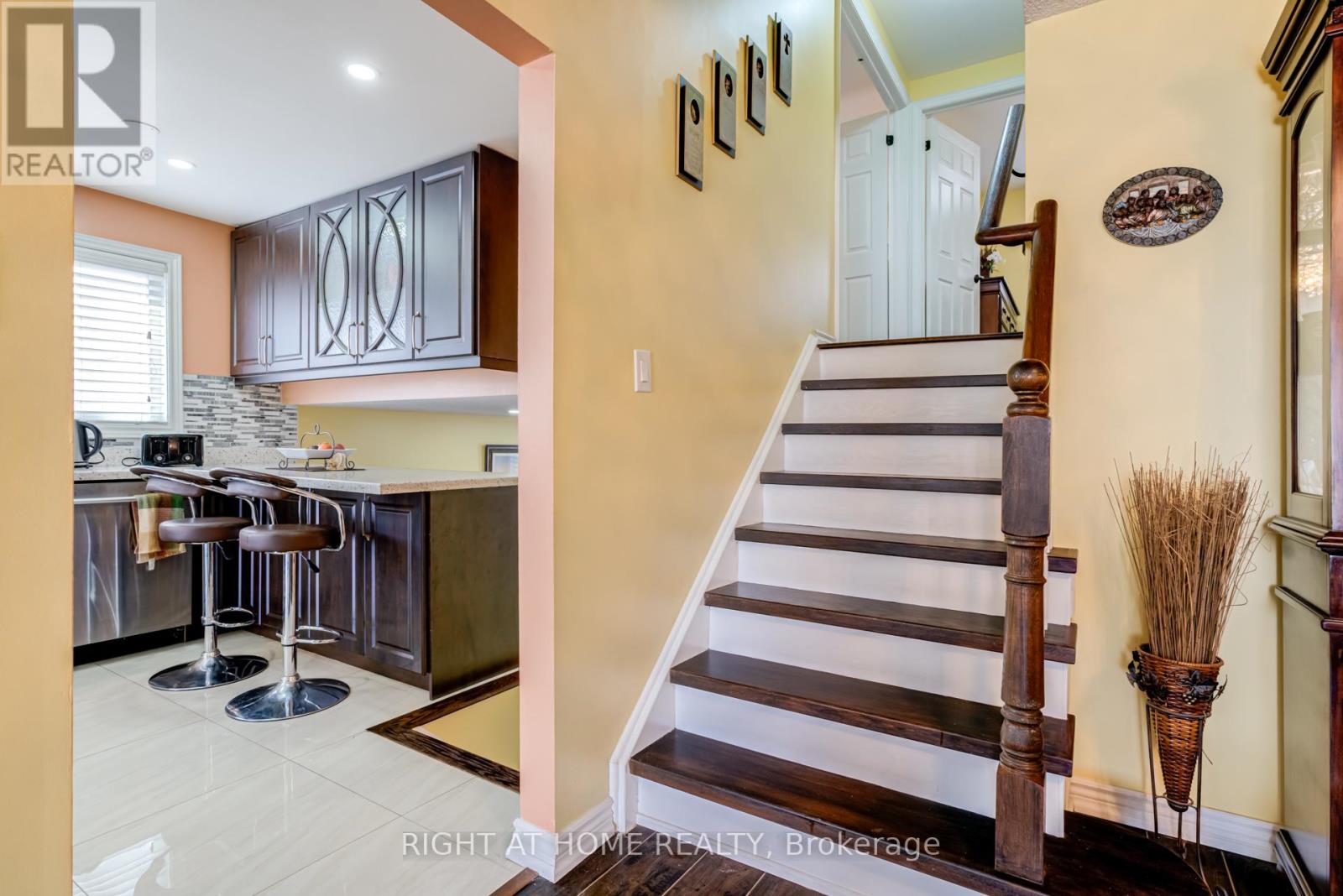 40 Salisbury Circle, Brampton, Ontario  L6V 2Z5 - Photo 15 - W12992648