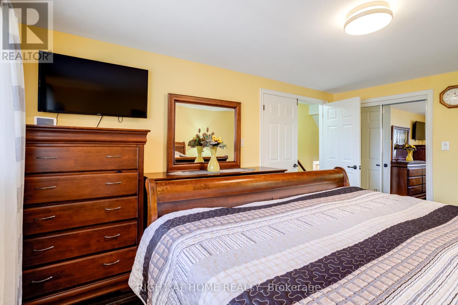 40 Salisbury Circle, Brampton, Ontario  L6V 2Z5 - Photo 18 - W12992648