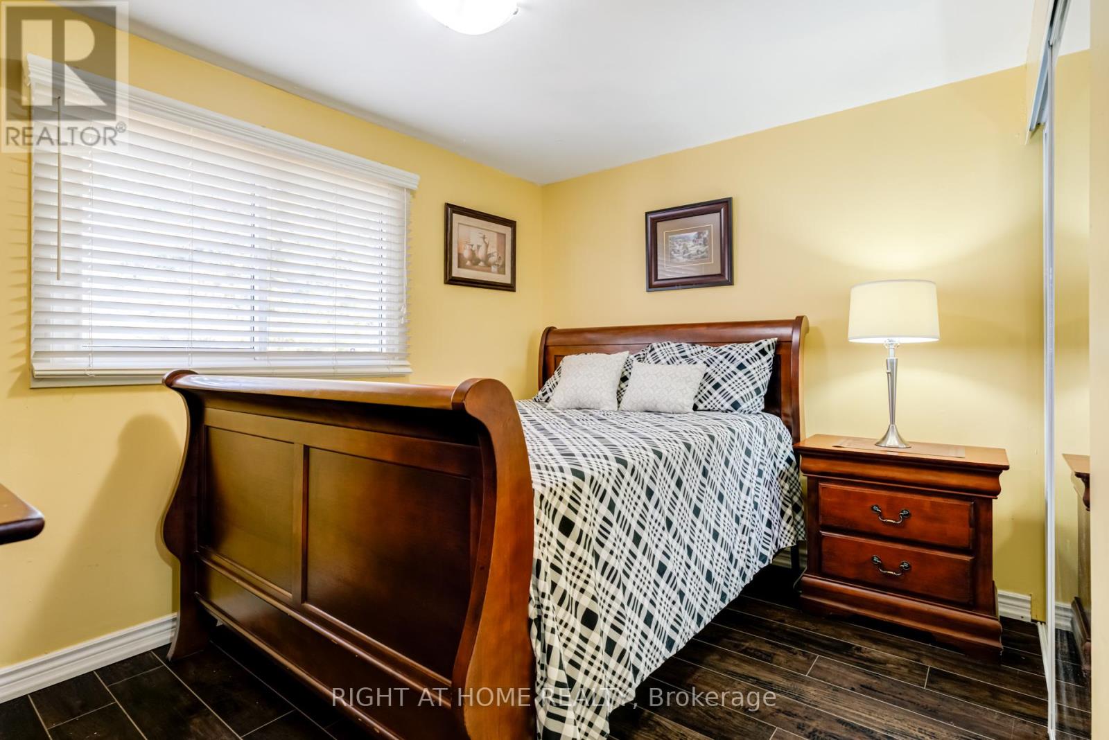 40 Salisbury Circle, Brampton, Ontario  L6V 2Z5 - Photo 19 - W12992648