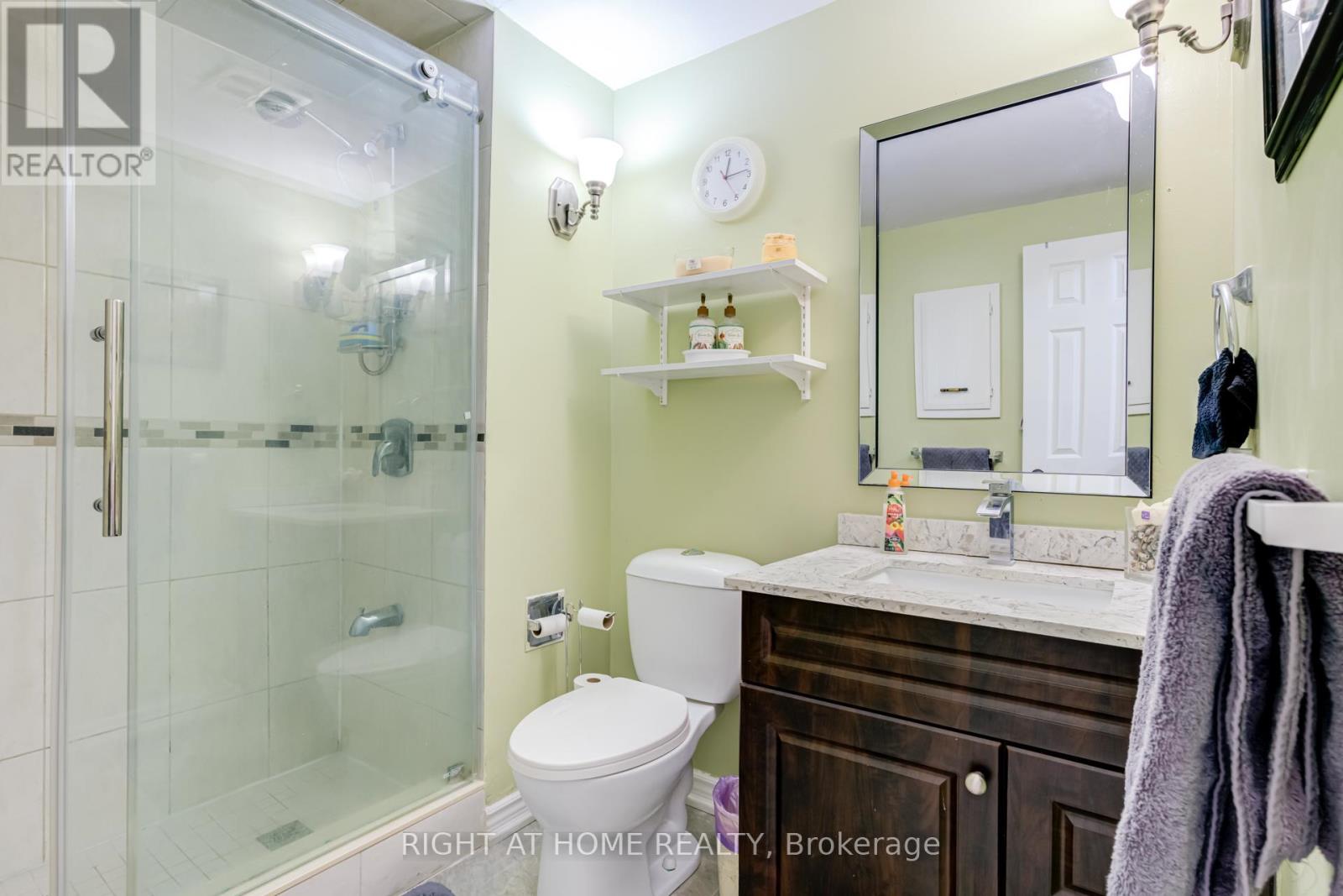 40 Salisbury Circle, Brampton, Ontario  L6V 2Z5 - Photo 21 - W12992648