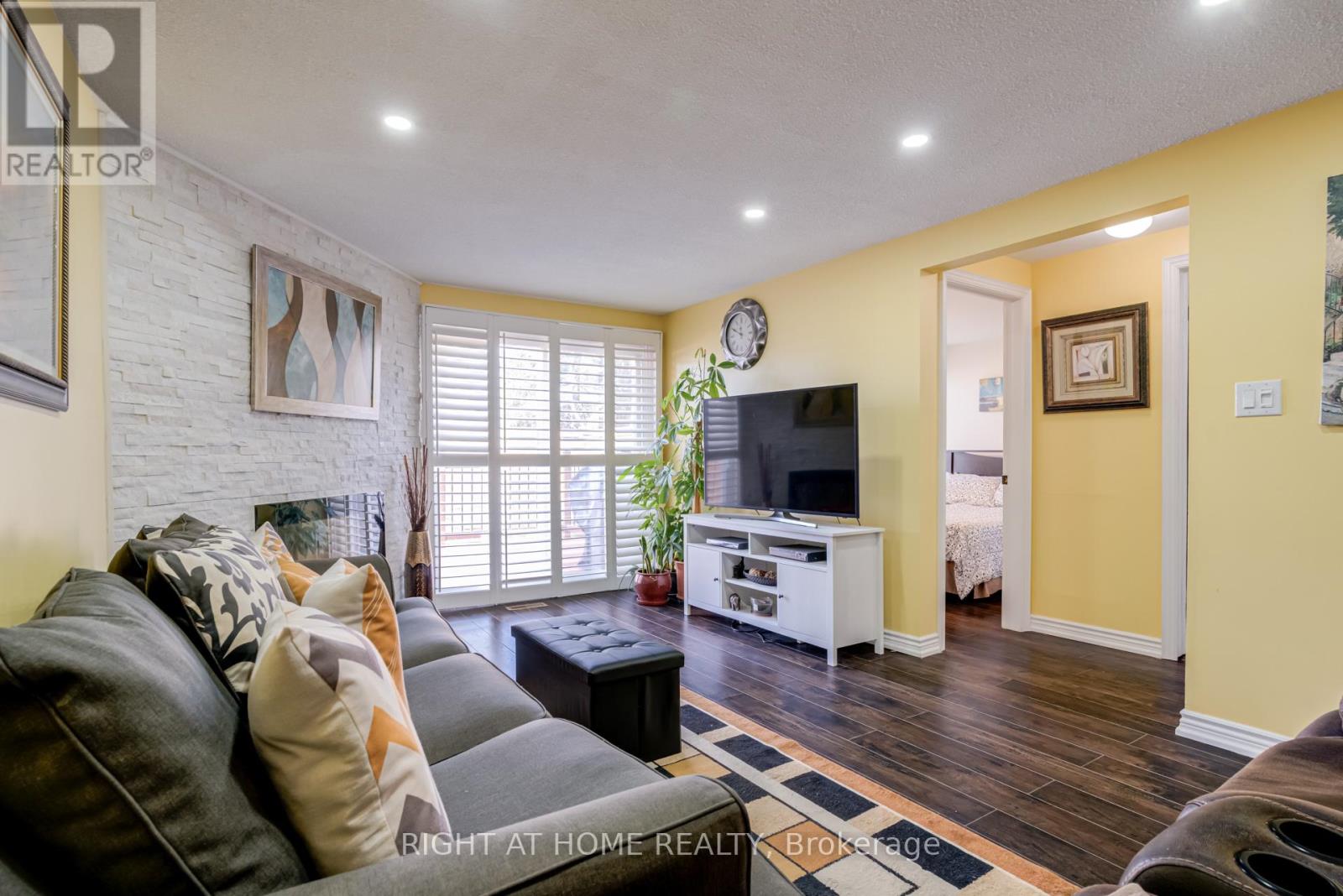 40 Salisbury Circle, Brampton, Ontario  L6V 2Z5 - Photo 24 - W12992648