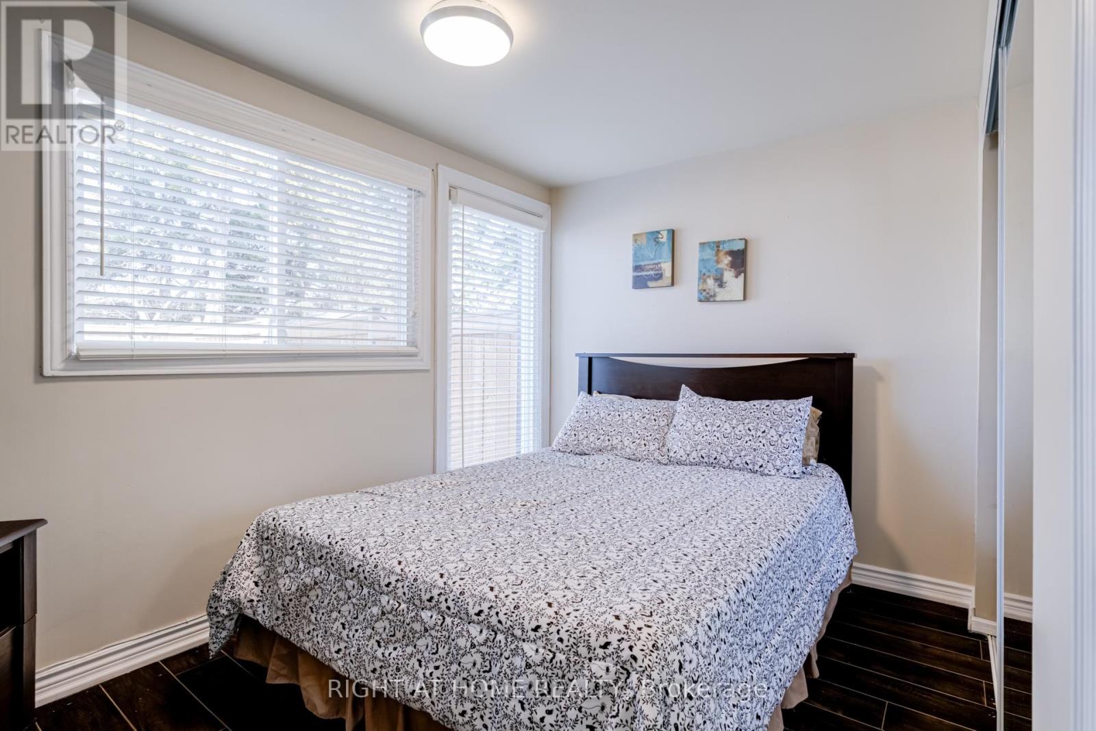 40 Salisbury Circle, Brampton, Ontario  L6V 2Z5 - Photo 25 - W12992648