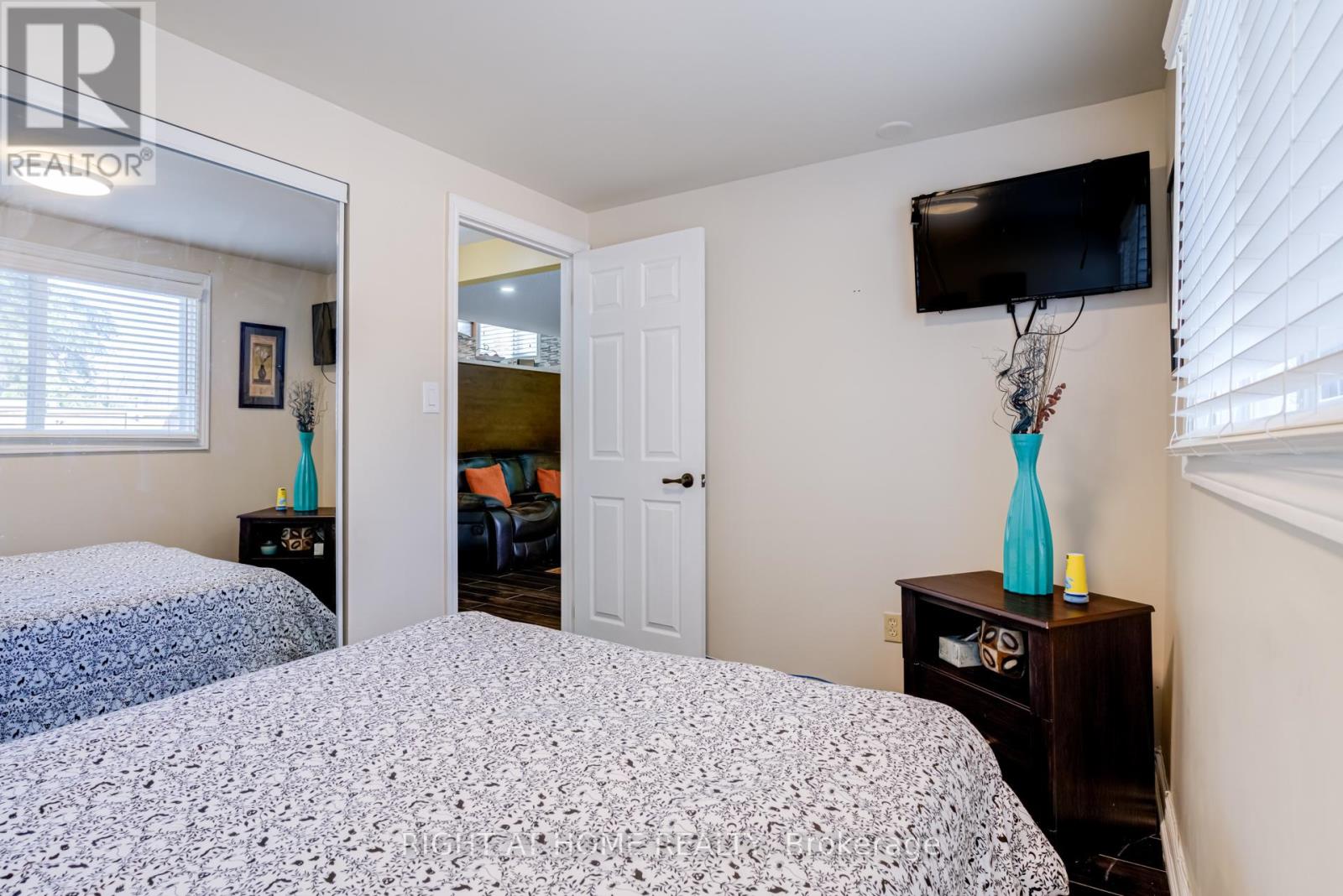 40 Salisbury Circle, Brampton, Ontario  L6V 2Z5 - Photo 26 - W12992648