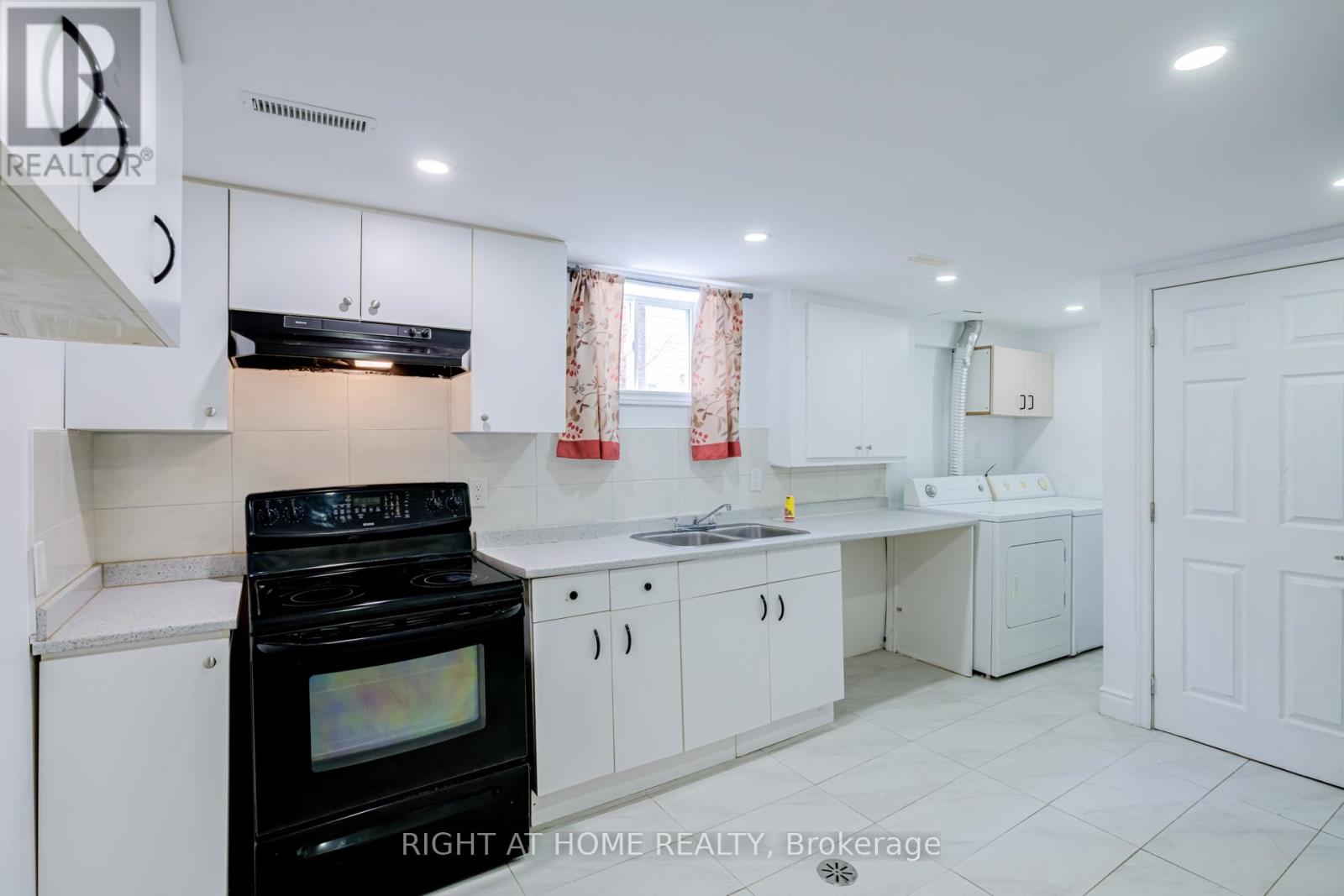 40 Salisbury Circle, Brampton, Ontario  L6V 2Z5 - Photo 32 - W12992648