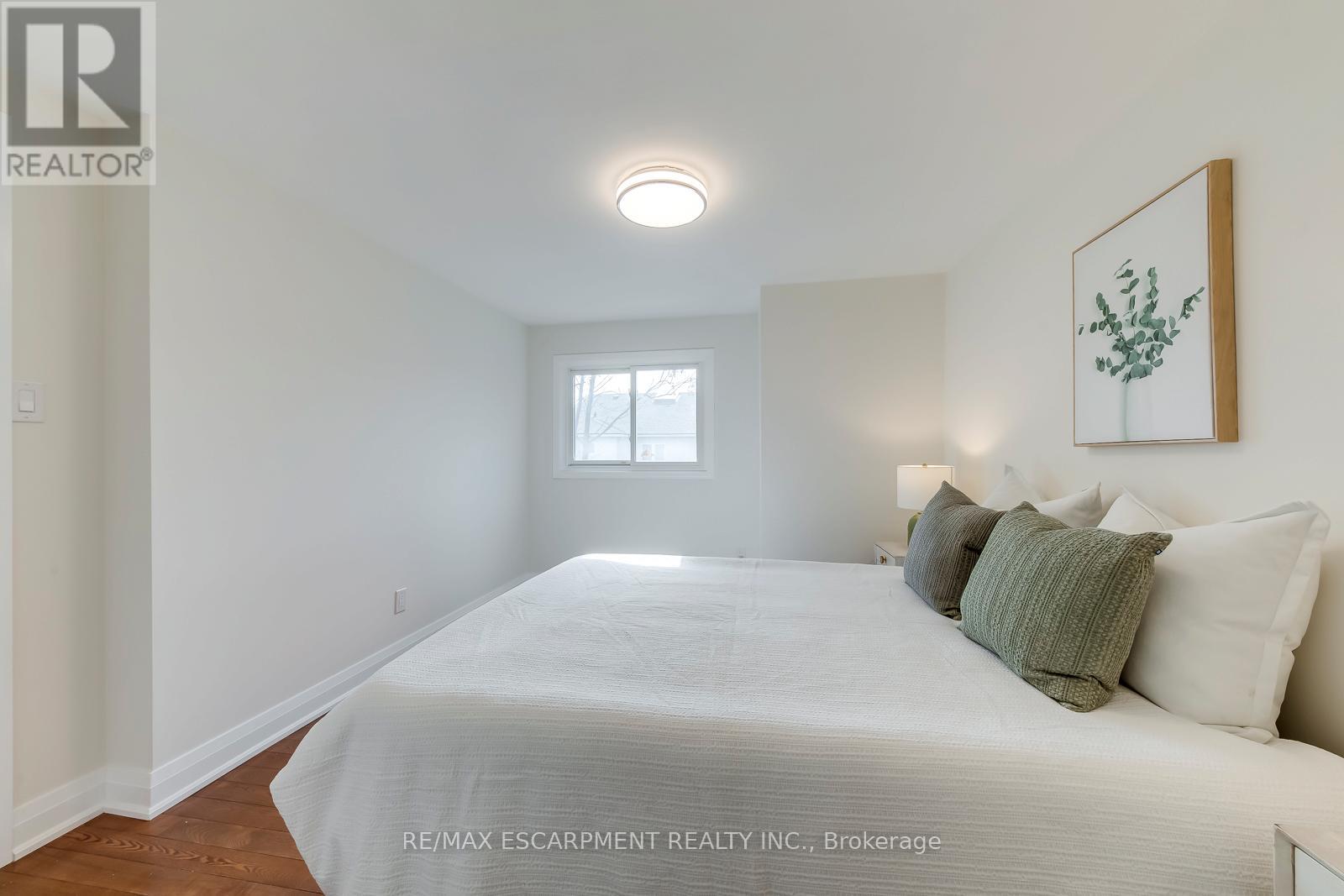 3184 Renton Road, Burlington, Ontario  L7M 2W8 - Photo 26 - W12992656