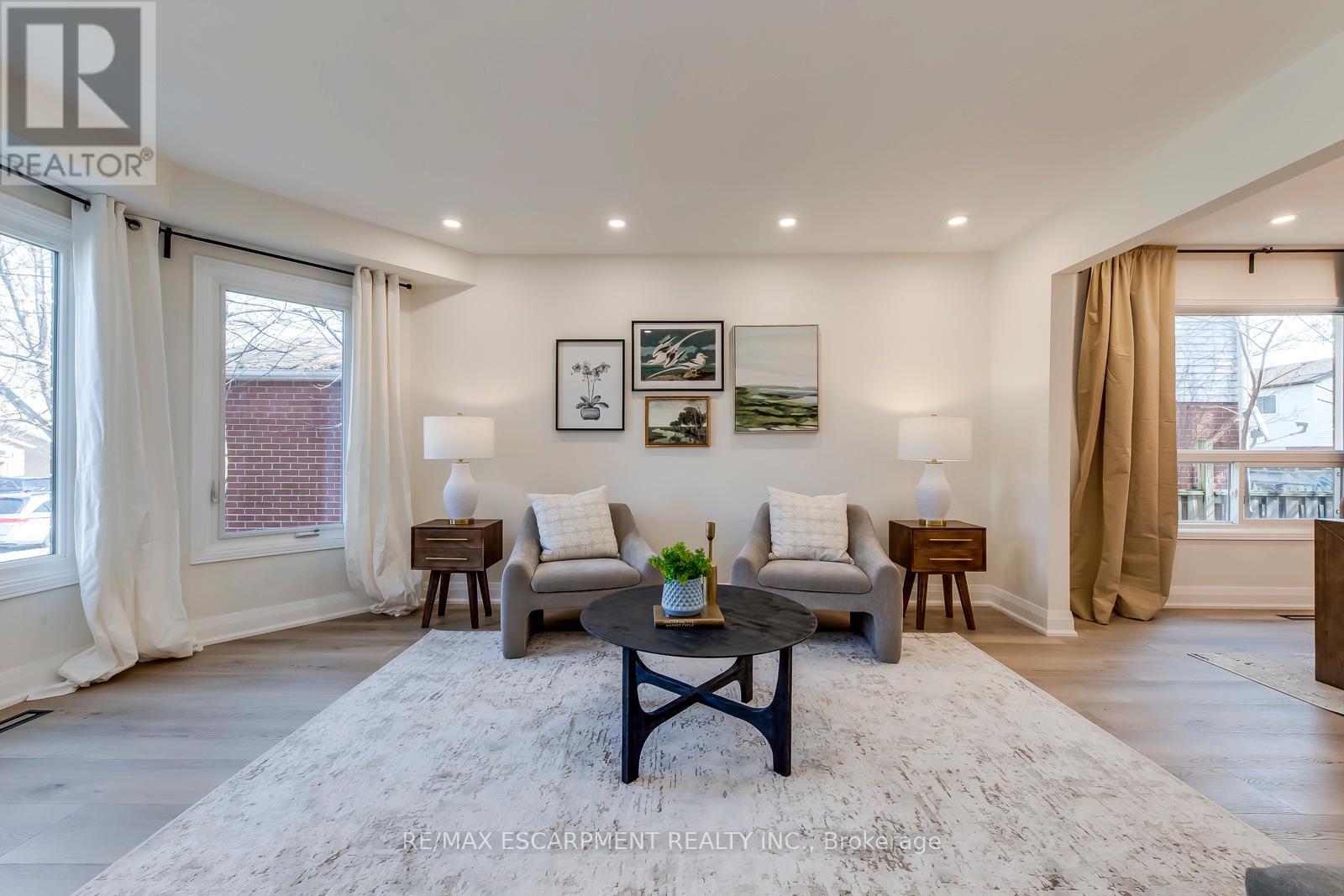 3184 Renton Road, Burlington, Ontario  L7M 2W8 - Photo 3 - W12992656