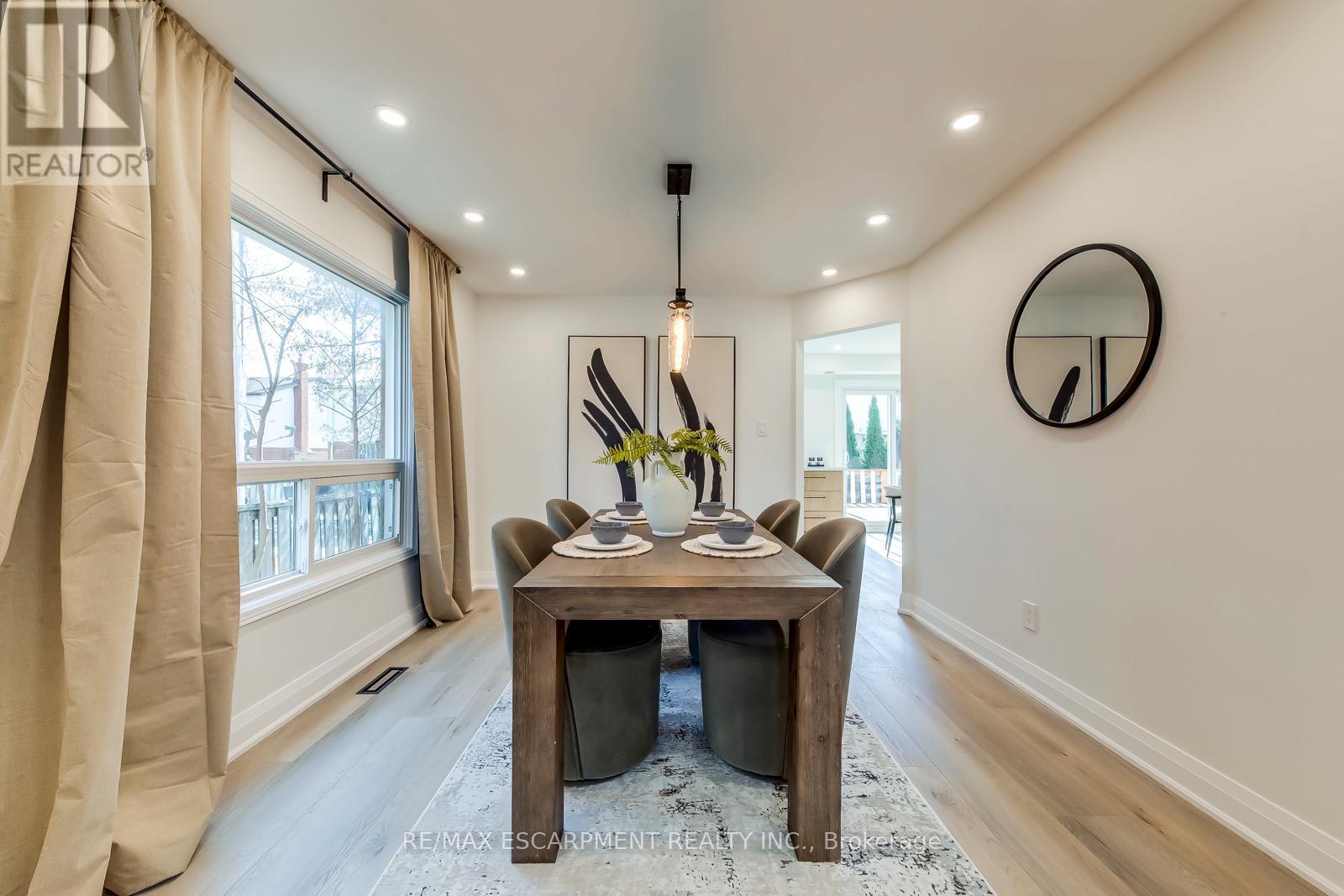 3184 Renton Road, Burlington, Ontario  L7M 2W8 - Photo 6 - W12992656