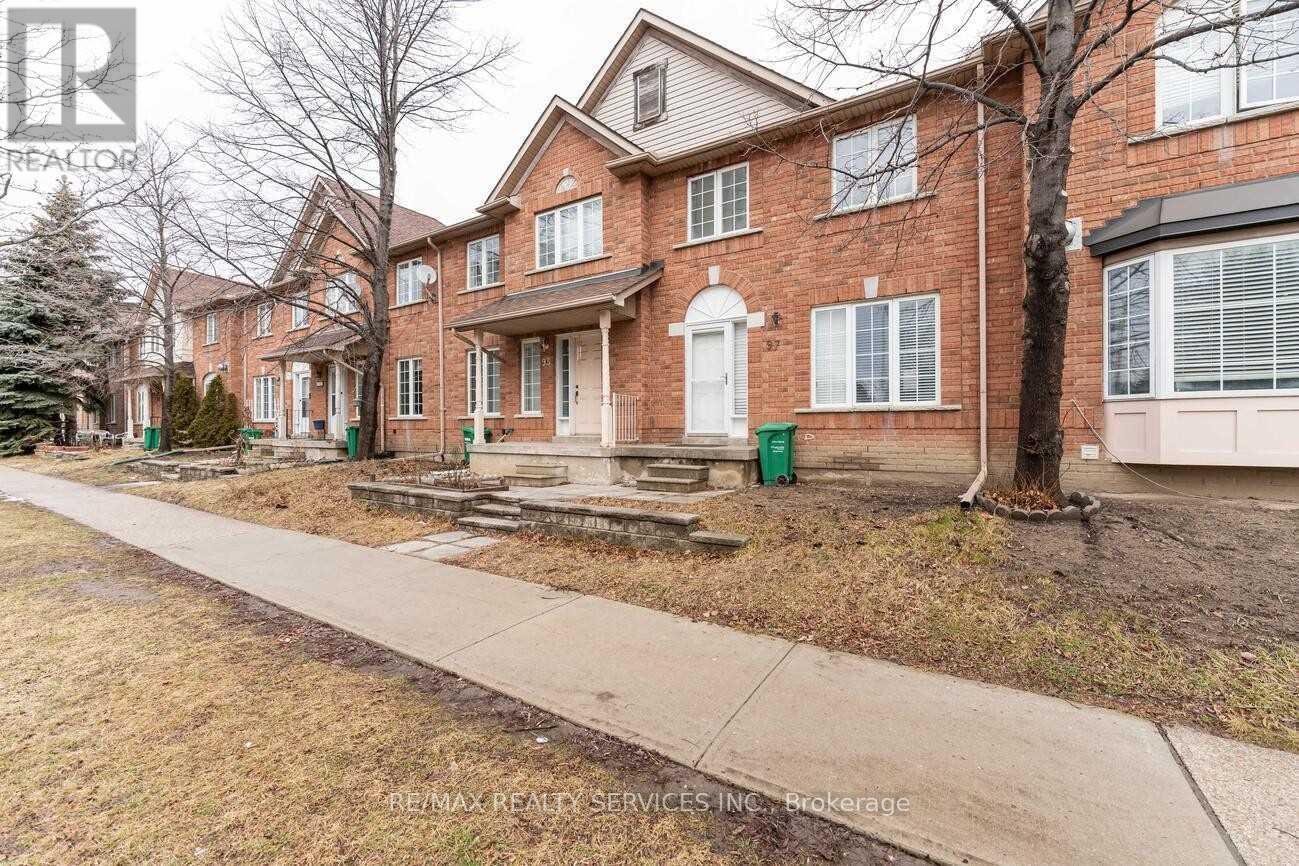 97 - 35 MALTA AVENUE, Brampton, Ontario
