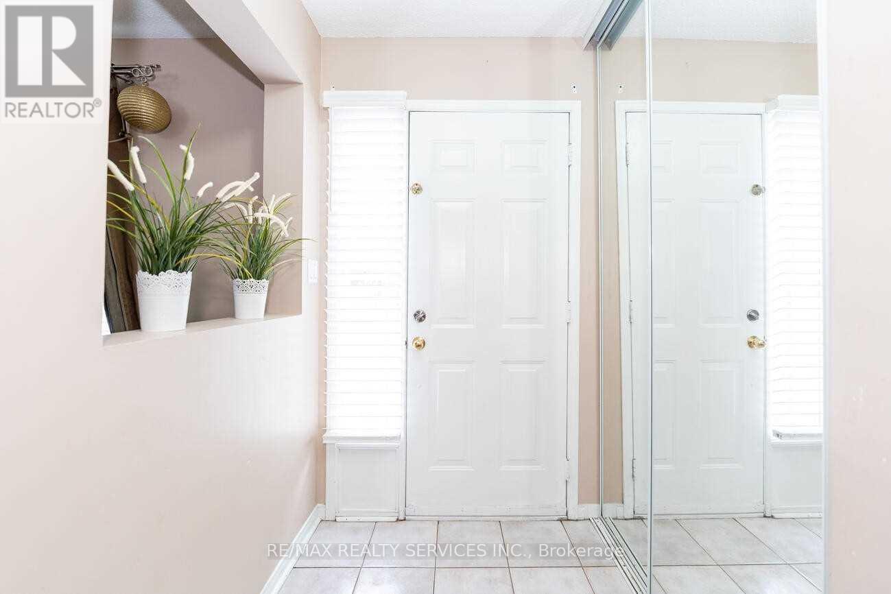 97 - 35 Malta Avenue, Brampton, Ontario  L6Y 5B4 - Photo 3 - W12992678