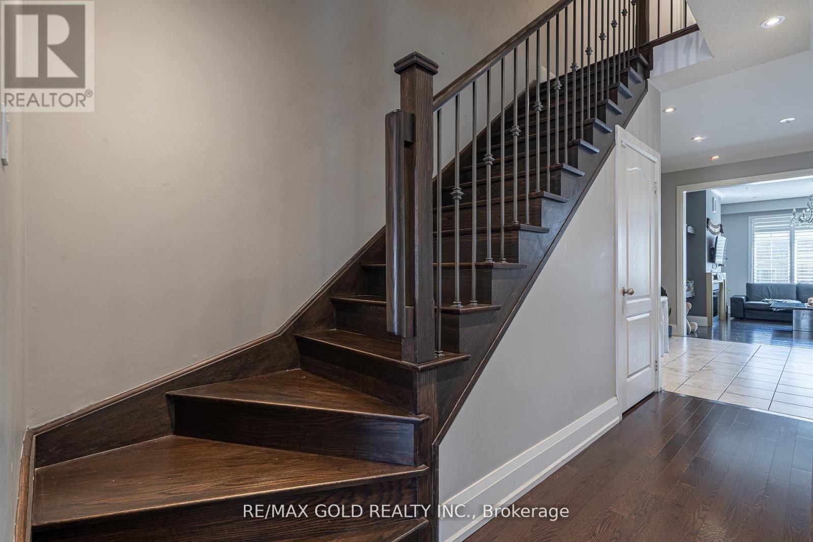 61 Yellowknife Road, Brampton, Ontario  L6R 0B3 - Photo 16 - W12992684