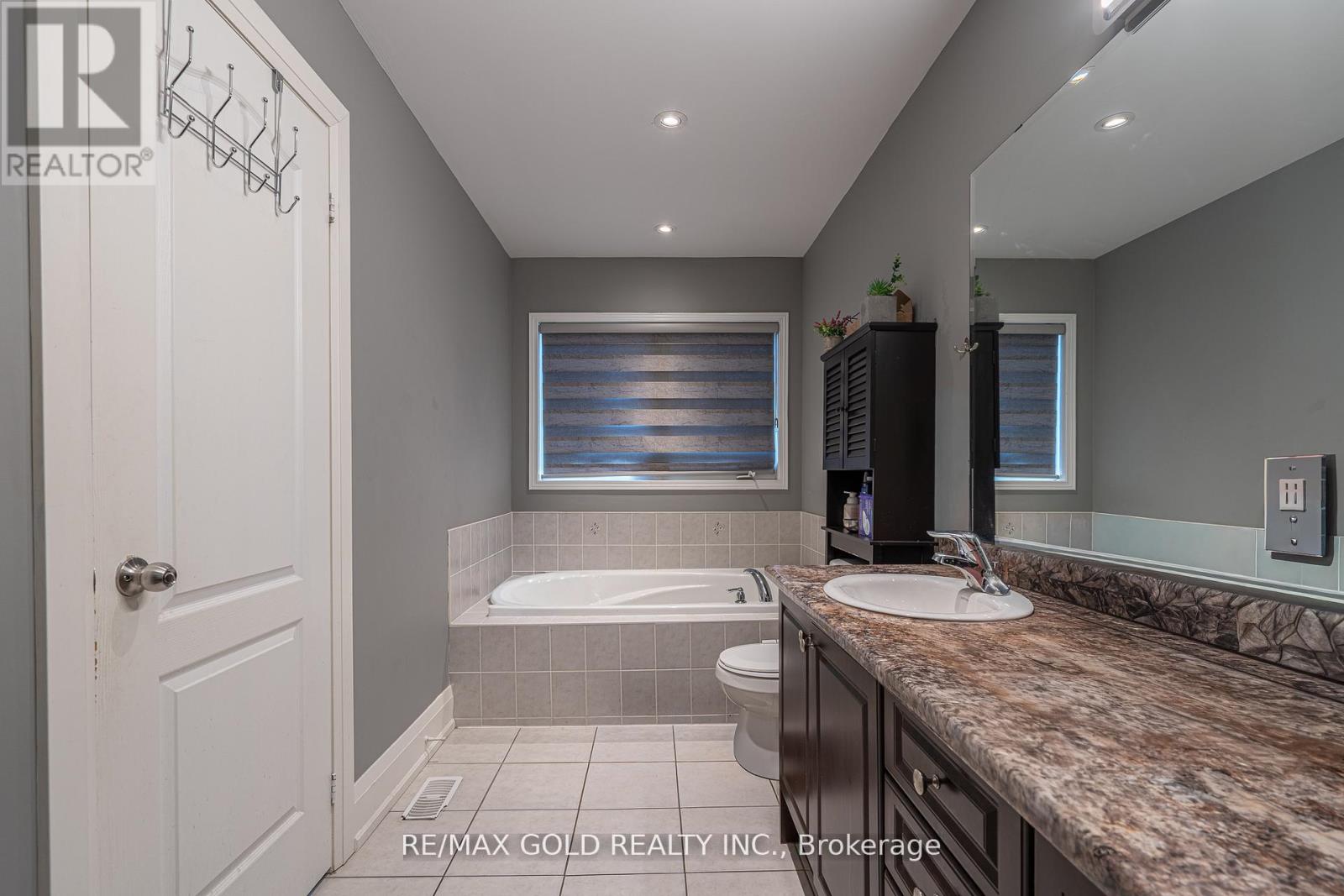 61 Yellowknife Road, Brampton, Ontario  L6R 0B3 - Photo 20 - W12992684