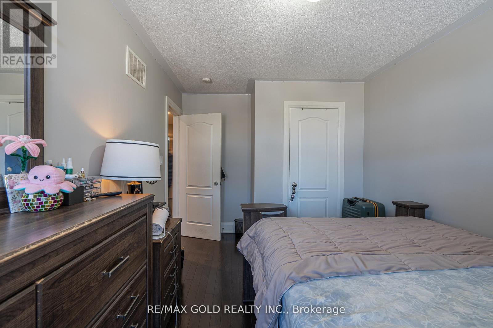 61 Yellowknife Road, Brampton, Ontario  L6R 0B3 - Photo 23 - W12992684