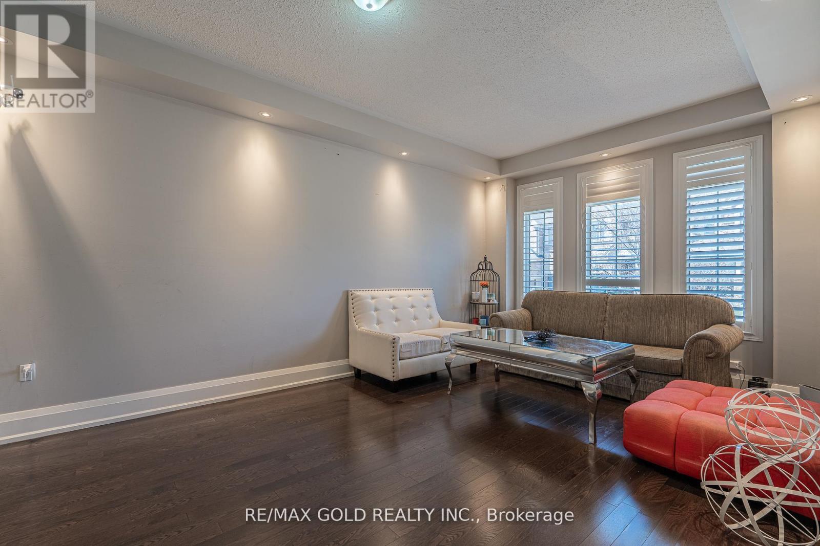 61 Yellowknife Road, Brampton, Ontario  L6R 0B3 - Photo 6 - W12992684