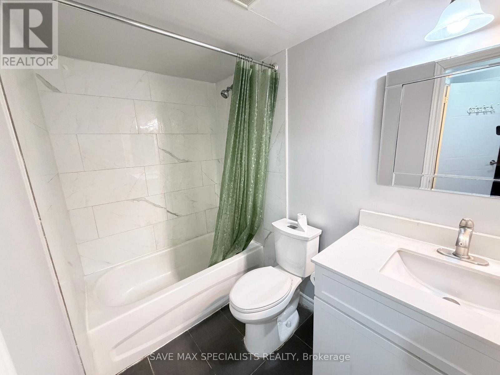 1214 - 135 Hillcrest Avenue, Mississauga, Ontario  L5B 4B1 - Photo 20 - W12992696