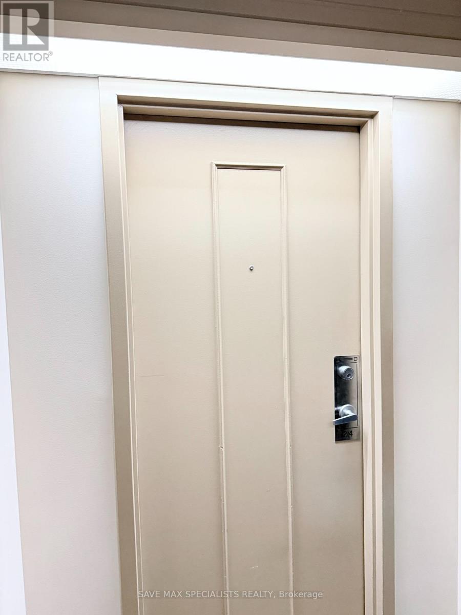 1214 - 135 Hillcrest Avenue, Mississauga, Ontario  L5B 4B1 - Photo 4 - W12992696