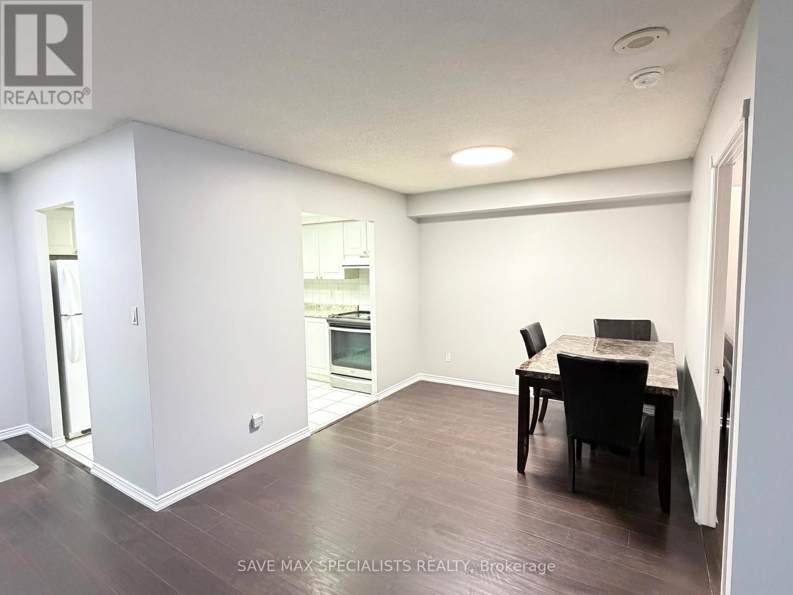 1214 - 135 Hillcrest Avenue, Mississauga, Ontario  L5B 4B1 - Photo 7 - W12992696