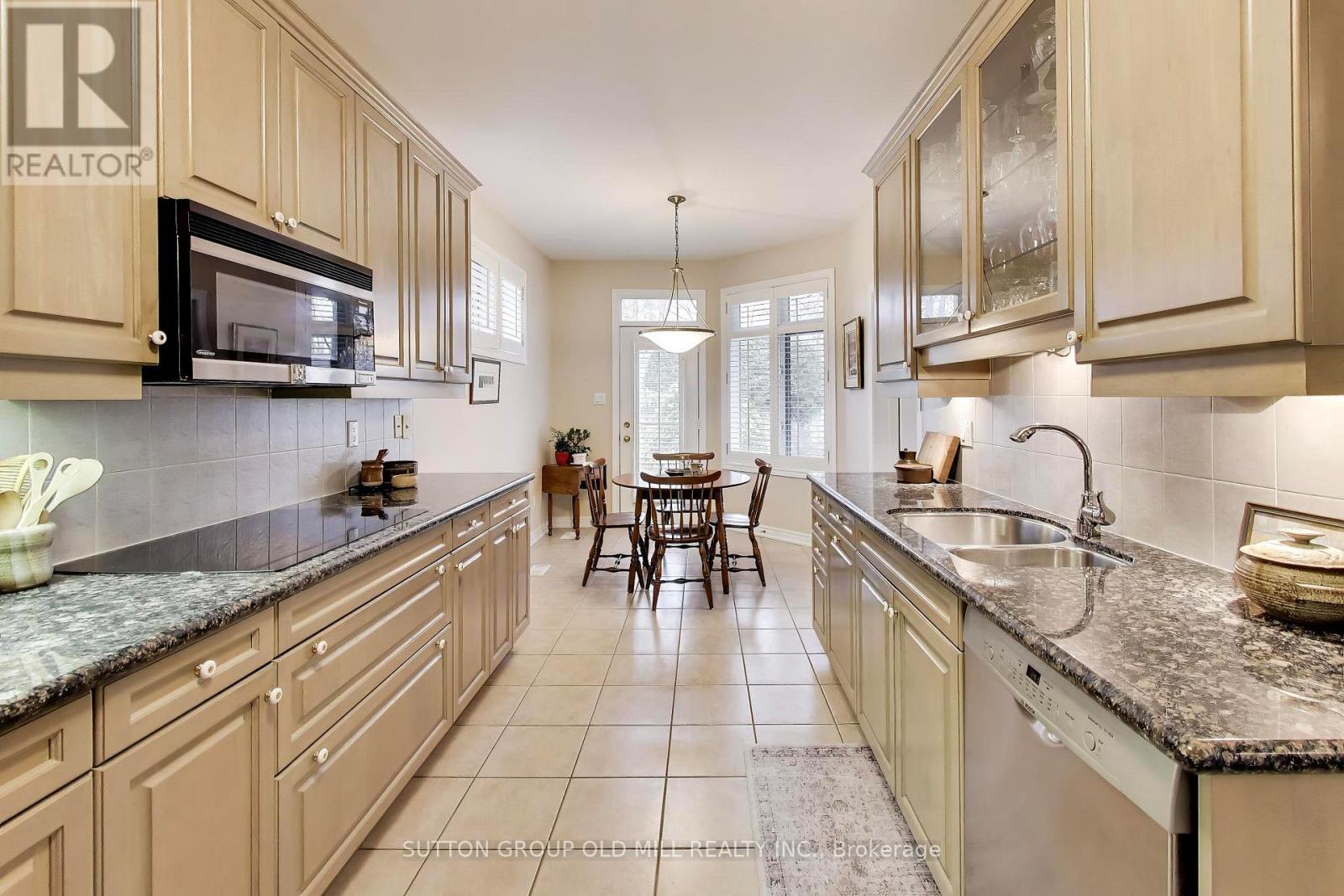 16 - 2175 Stavebank Road, Mississauga, Ontario  L5C 1T3 - Photo 14 - W12992718