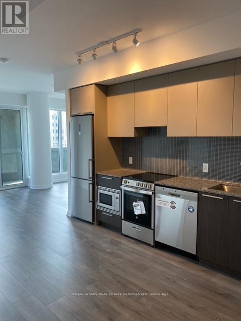 405 - 4208 Dundas Street, Toronto, Ontario M8X 1Y6 - Photo 2 - W12992756