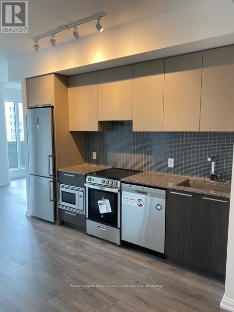 405 - 4208 Dundas Street, Toronto, Ontario M8X 1Y6 - Photo 4 - W12992756