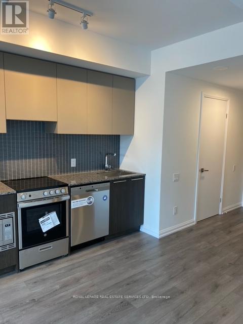 405 - 4208 Dundas Street, Toronto, Ontario M8X 1Y6 - Photo 5 - W12992756