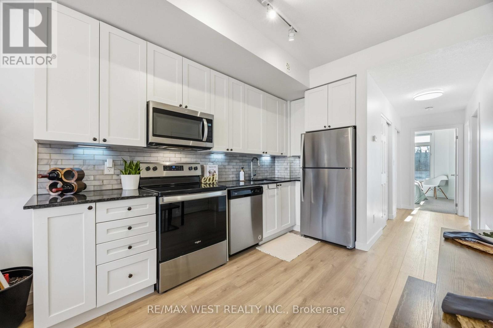 1 - 6 Bicknell Avenue, Toronto, Ontario  M6M 0B4 - Photo 16 - W12992778