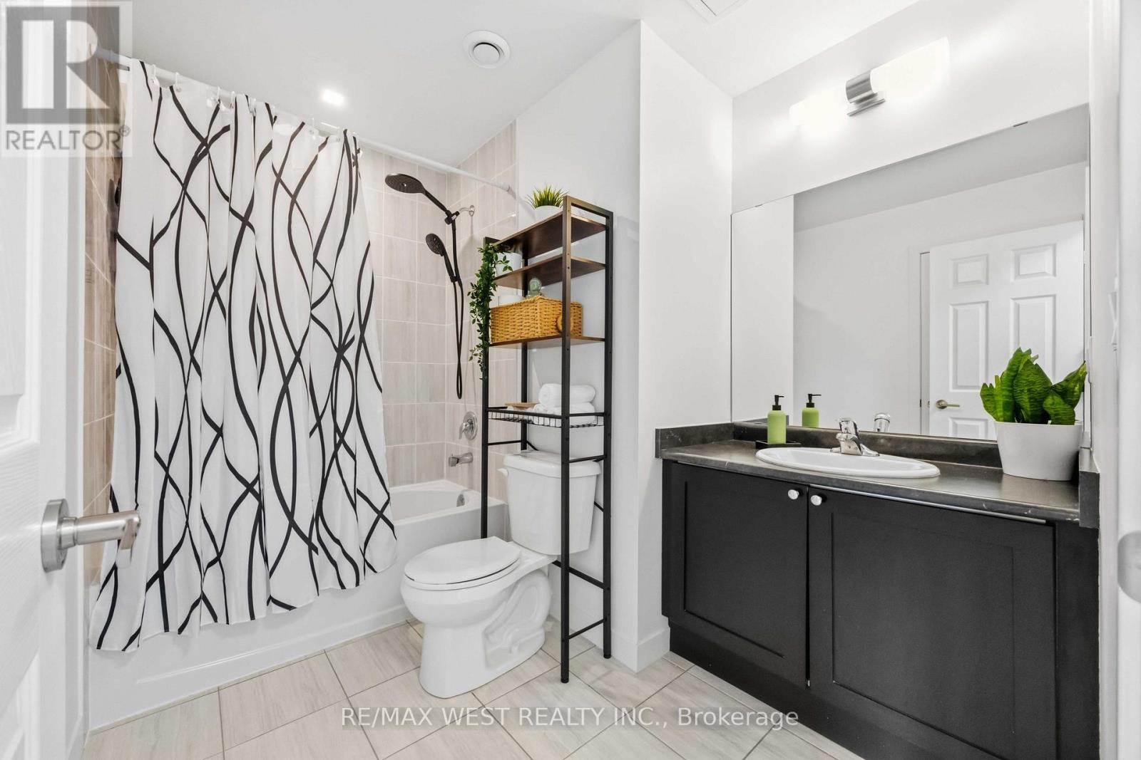 1 - 6 Bicknell Avenue, Toronto, Ontario  M6M 0B4 - Photo 18 - W12992778