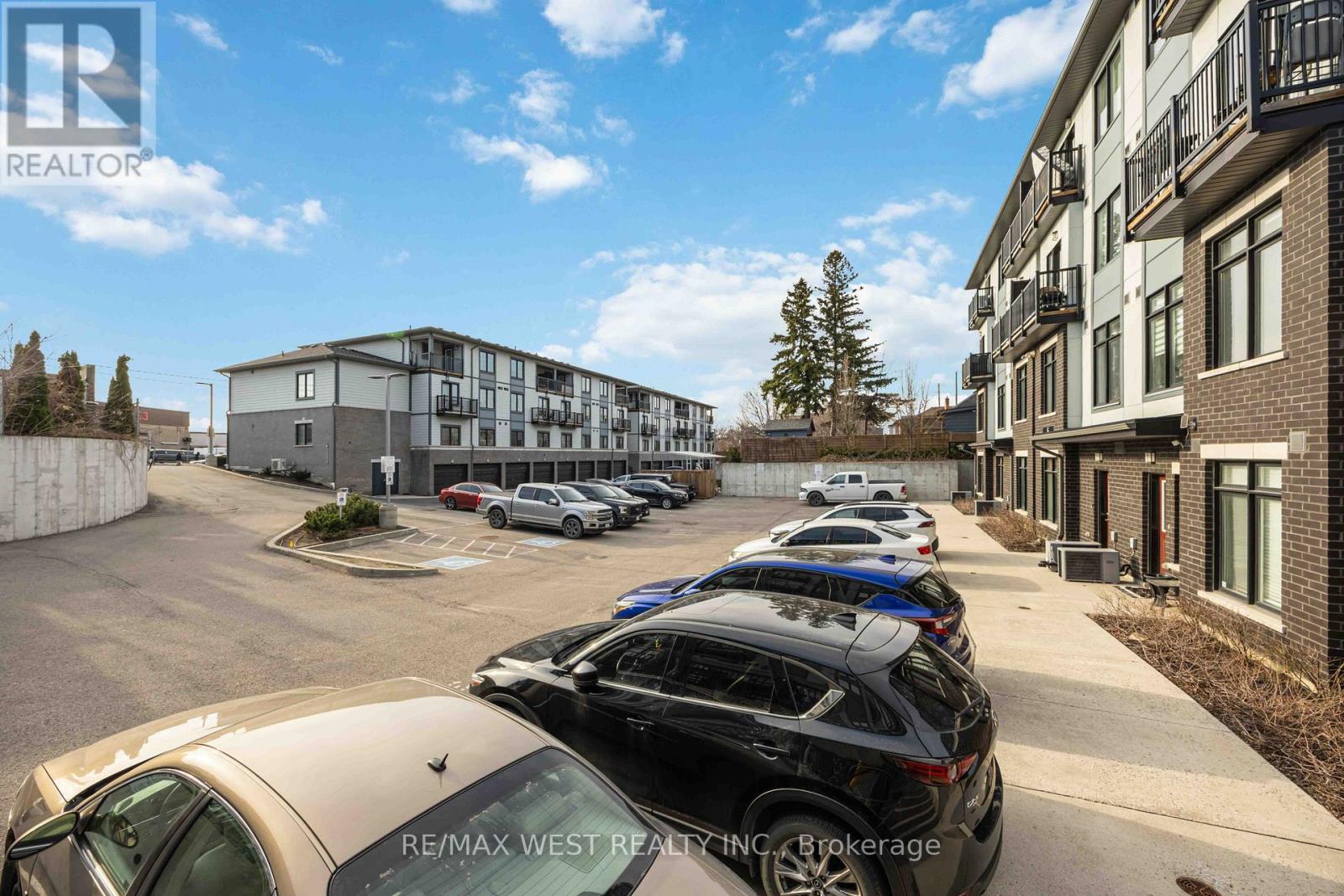 1 - 6 Bicknell Avenue, Toronto, Ontario  M6M 0B4 - Photo 29 - W12992778