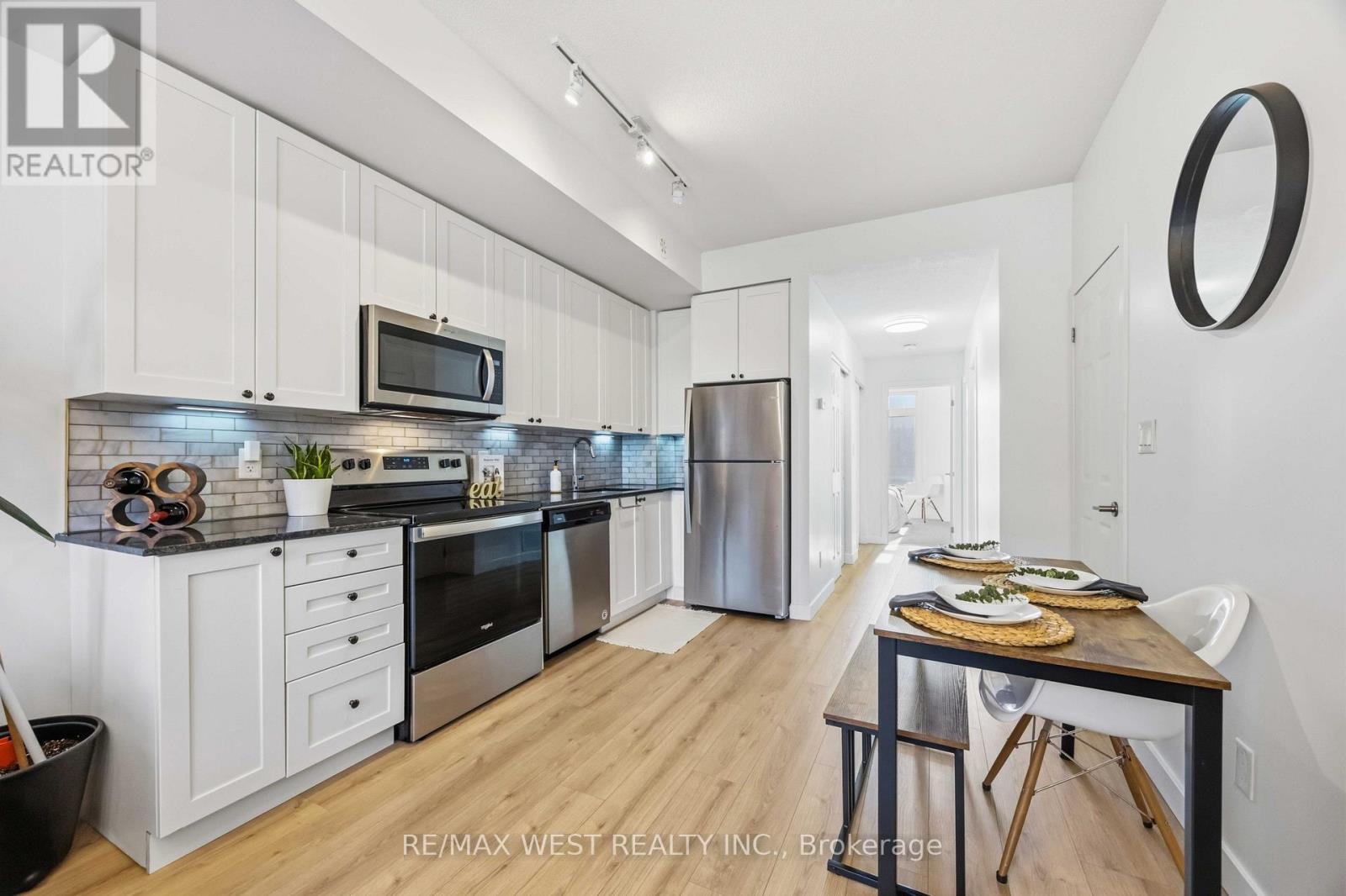 1 - 6 Bicknell Avenue, Toronto, Ontario  M6M 0B4 - Photo 9 - W12992778