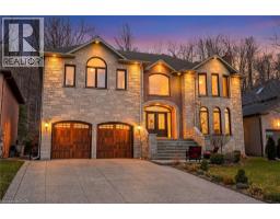 82 MAPLE Drive, Stoney Creek, Ontario