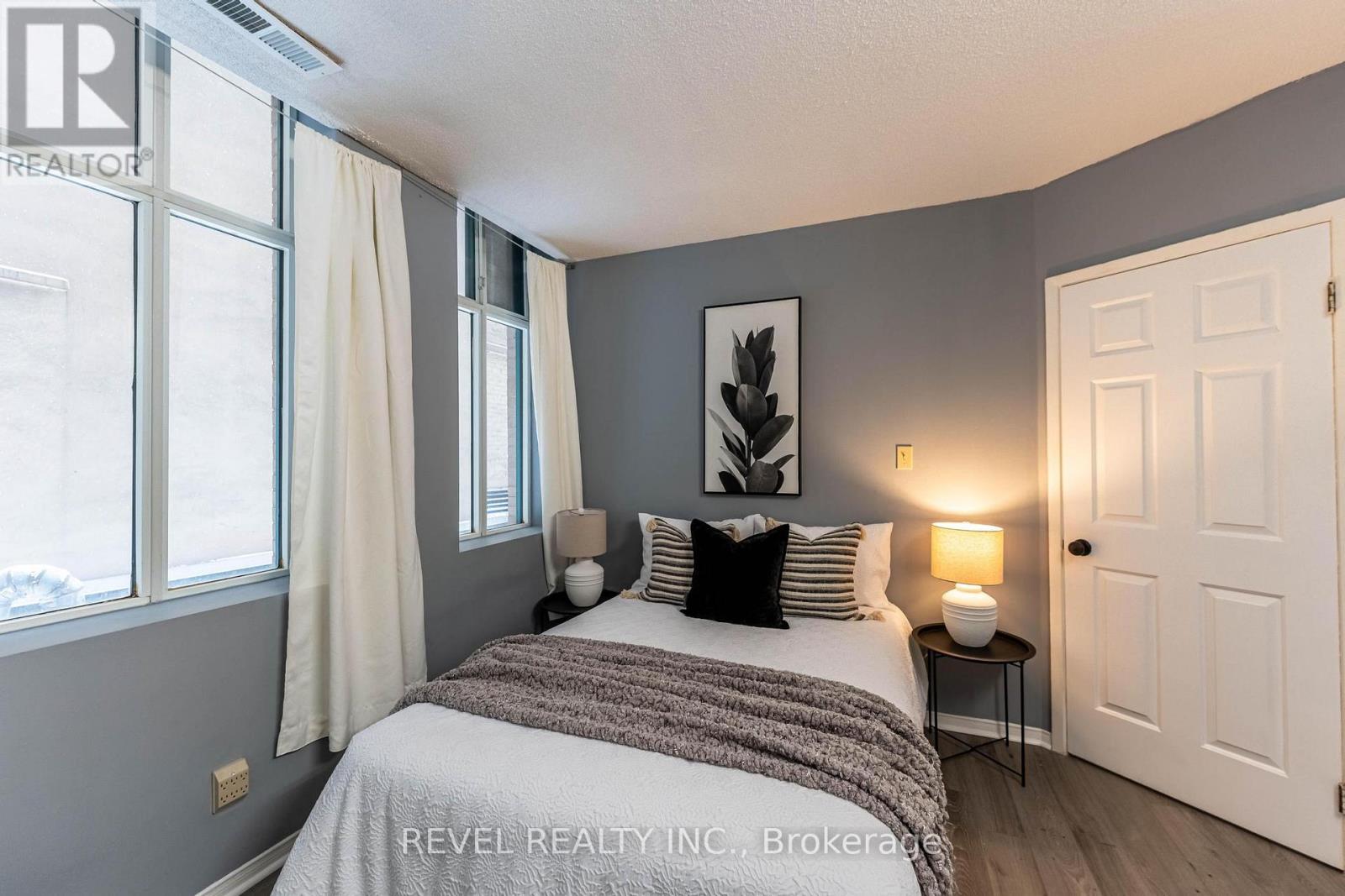 303 - 36 James Street S, Hamilton, Ontario L8P 4W4 - Photo 11 - X12992734