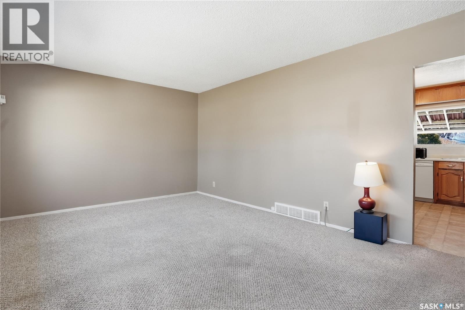 317 Y Avenue N, Saskatoon, Saskatchewan  S7L 3K8 - Photo 4 - SK032738