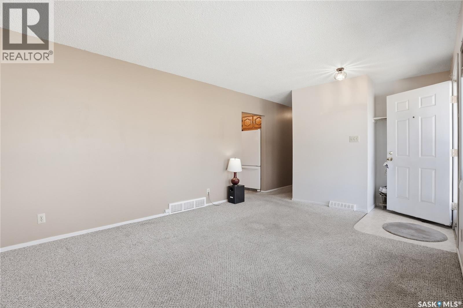 317 Y Avenue N, Saskatoon, Saskatchewan  S7L 3K8 - Photo 5 - SK032738