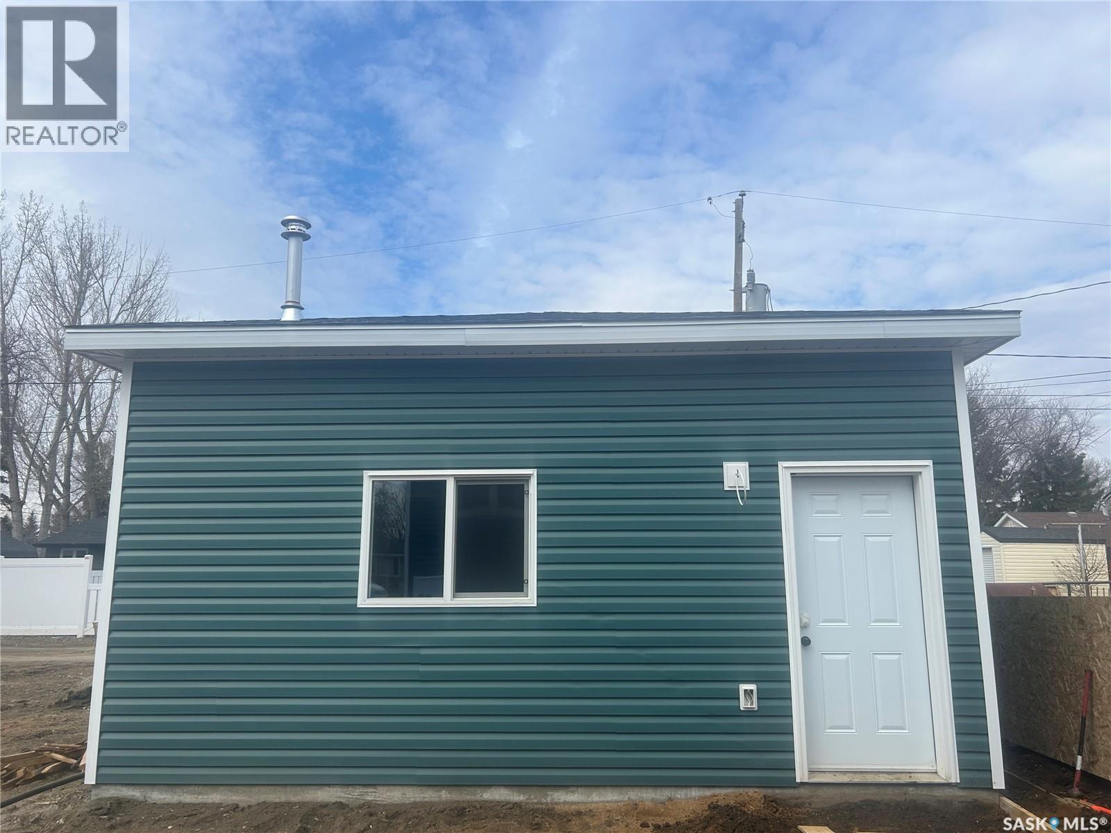 1314 Connaught Avenue, Moose Jaw, Saskatchewan  S6H 4B8 - Photo 3 - SK032800