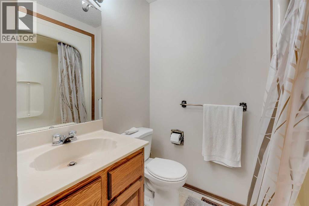 48 Castleglen Court NE, Calgary, Alberta  t3j 2b8 - Photo 38 - A2284575