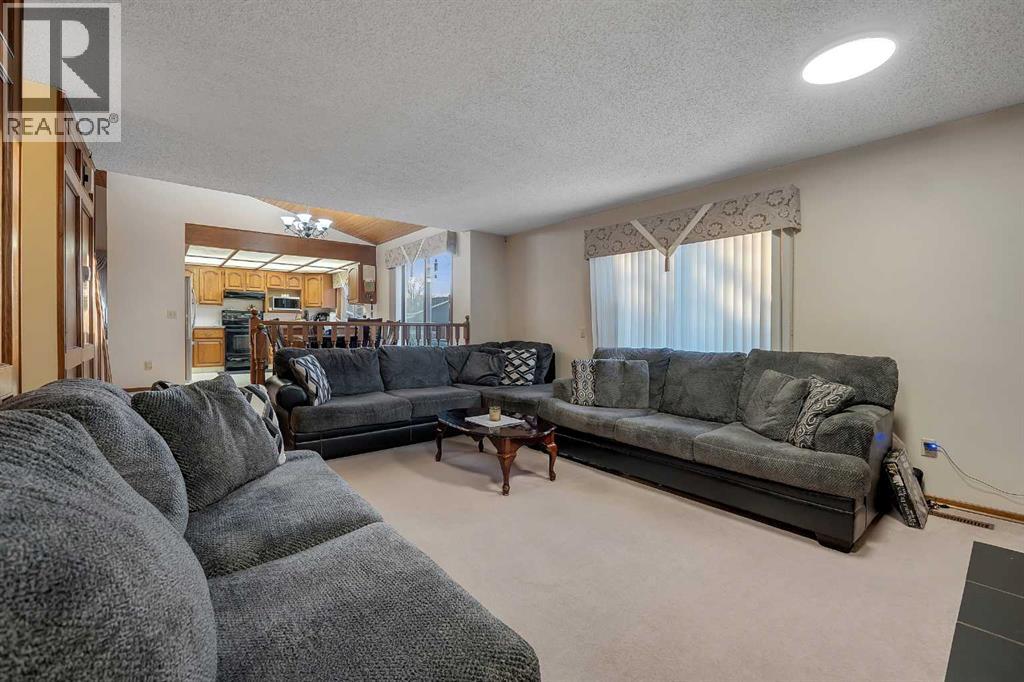 48 Castleglen Court NE, Calgary, Alberta  t3j 2b8 - Photo 15 - A2284575