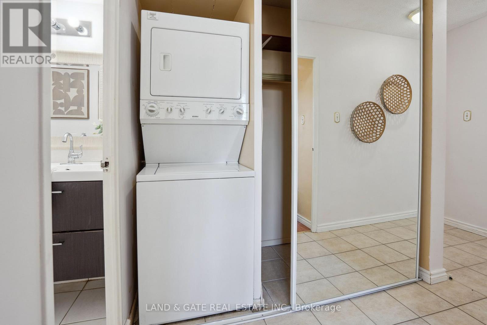 702 - 260 Seneca Hill Drive, Toronto, Ontario  M2J 4S6 - Photo 25 - C12986056