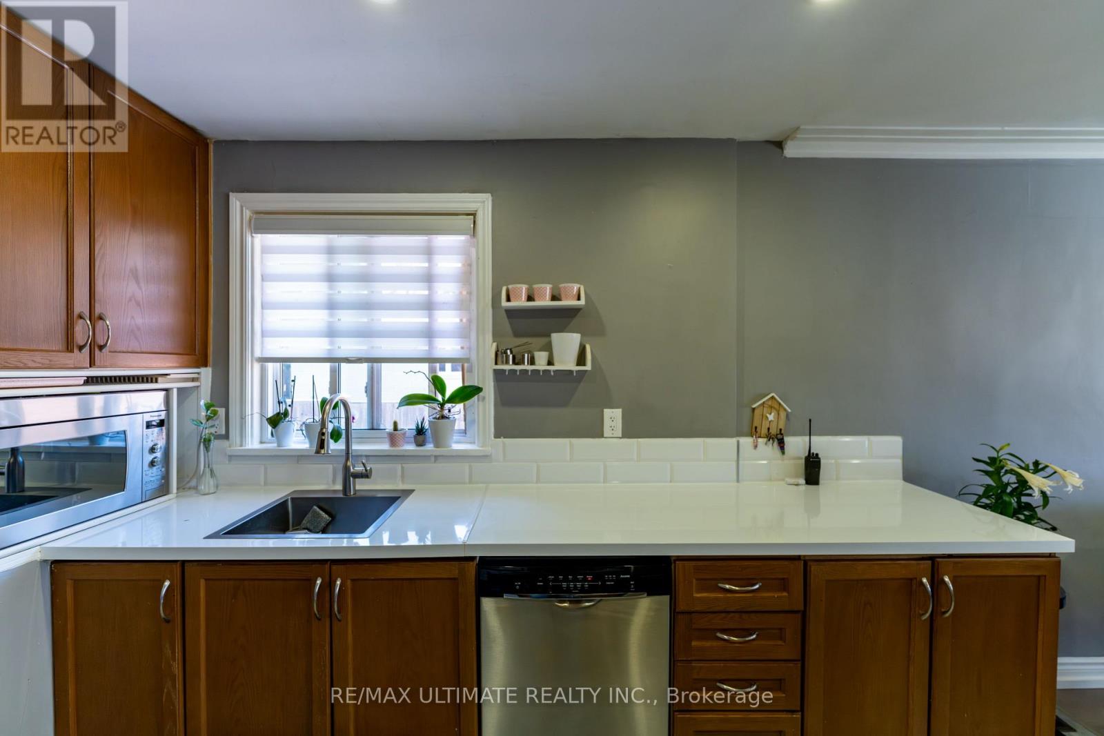 21 Benway Drive, Toronto, Ontario  M9W 1Z2 - Photo 19 - W12973754