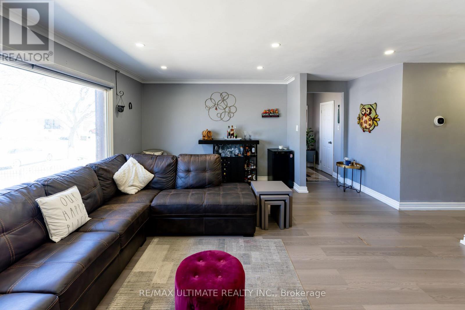 21 Benway Drive, Toronto, Ontario  M9W 1Z2 - Photo 16 - W12973754