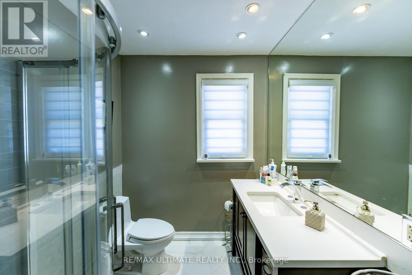 21 Benway Drive, Toronto, Ontario  M9W 1Z2 - Photo 27 - W12973754