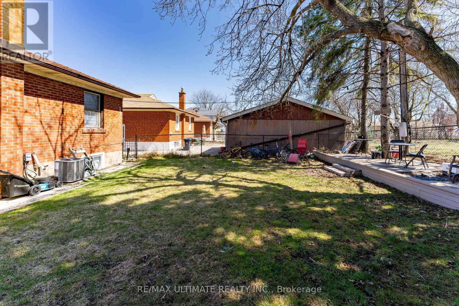 21 Benway Drive, Toronto, Ontario  M9W 1Z2 - Photo 13 - W12973754