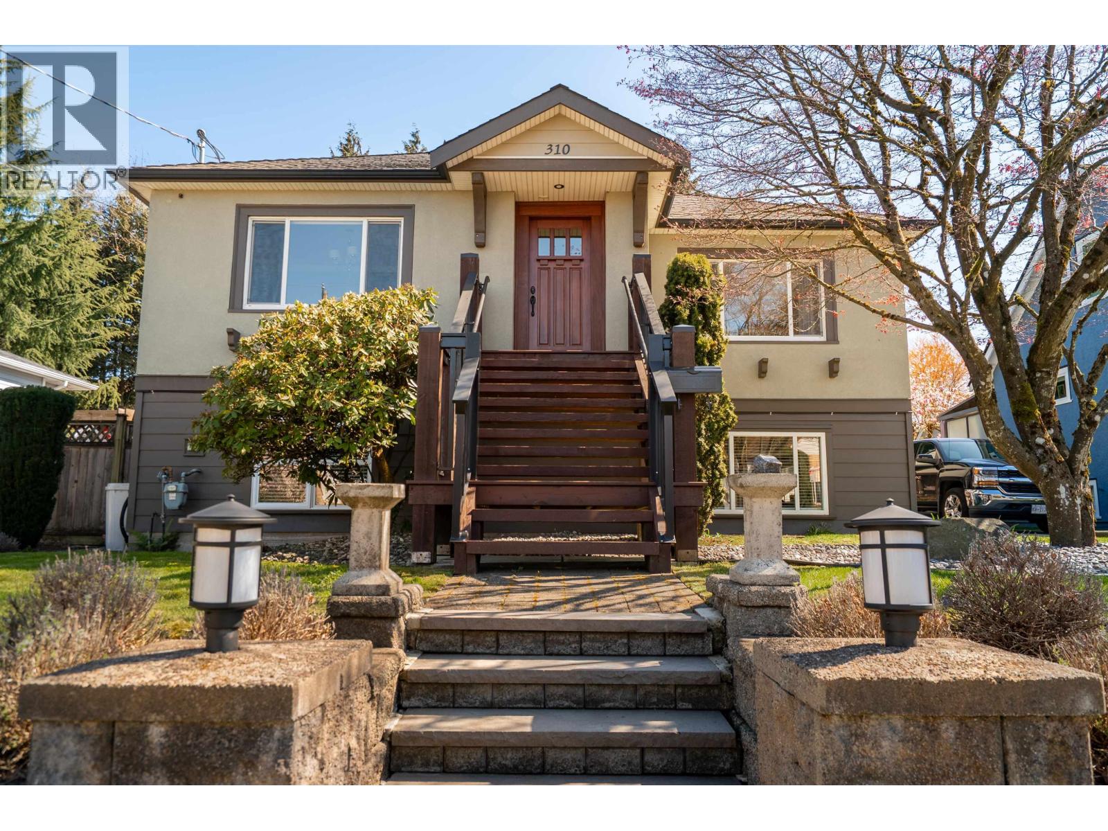 310 SEVENTH AVENUE, New Westminster, British Columbia