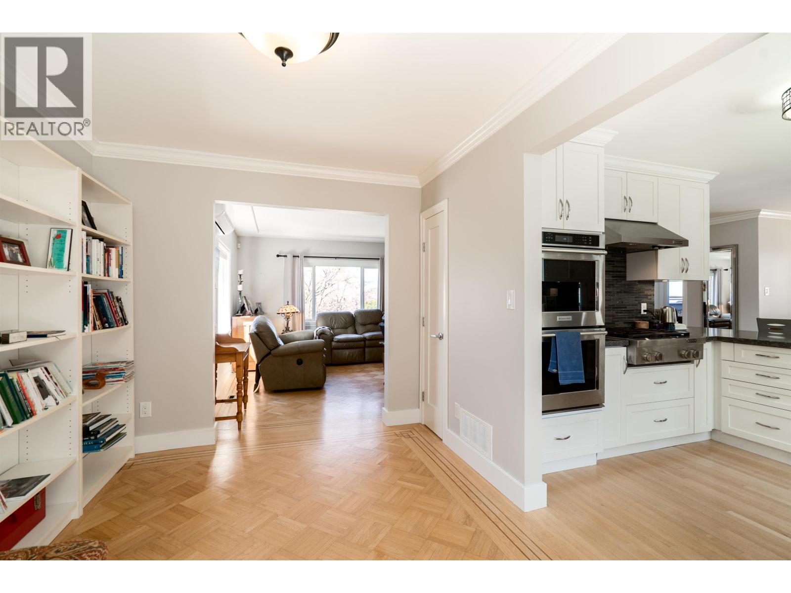 310 Seventh Avenue, New Westminster, British Columbia  V3L 1W5 - Photo 12 - R3110560