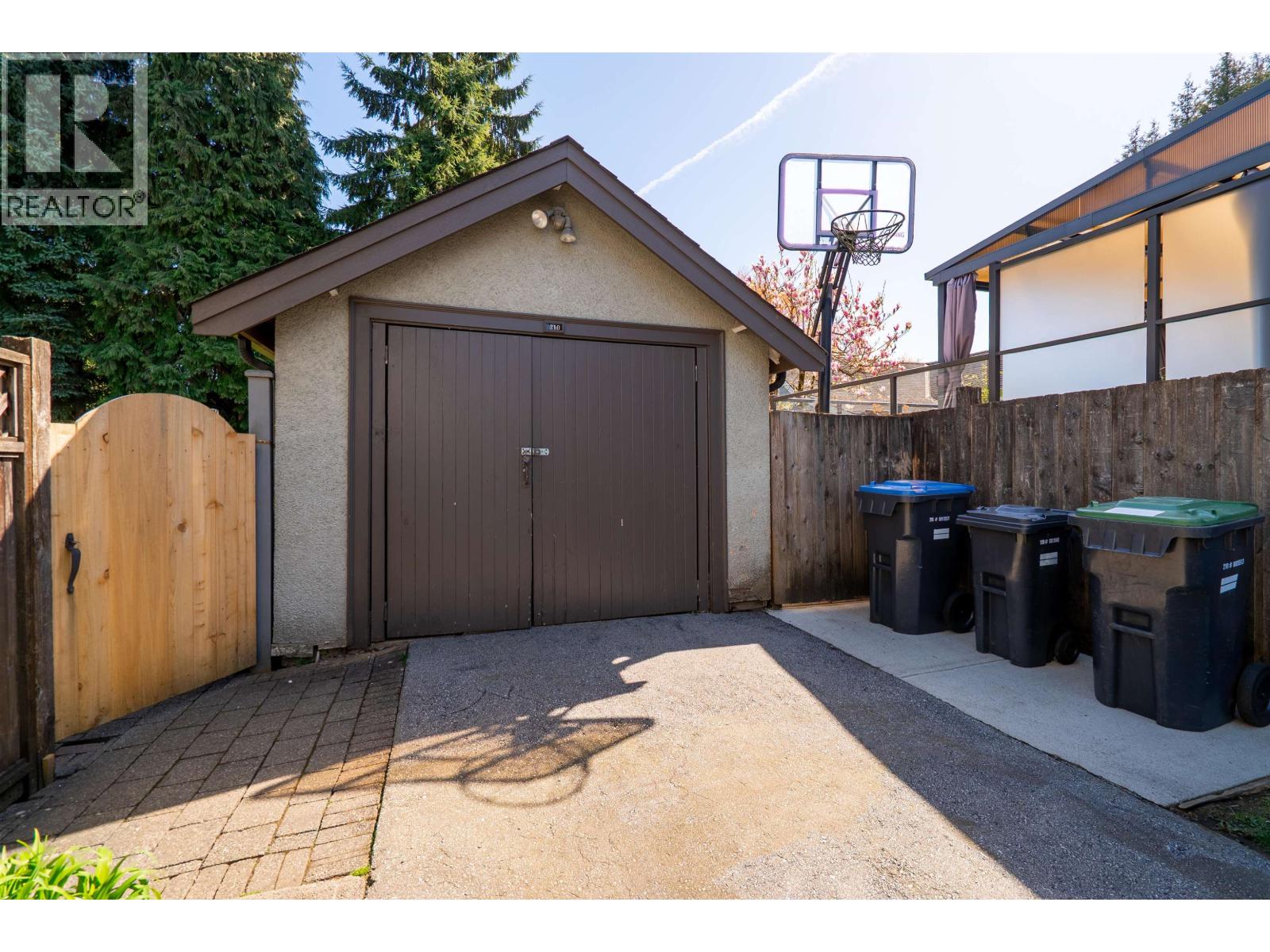 310 Seventh Avenue, New Westminster, British Columbia  V3L 1W5 - Photo 35 - R3110560