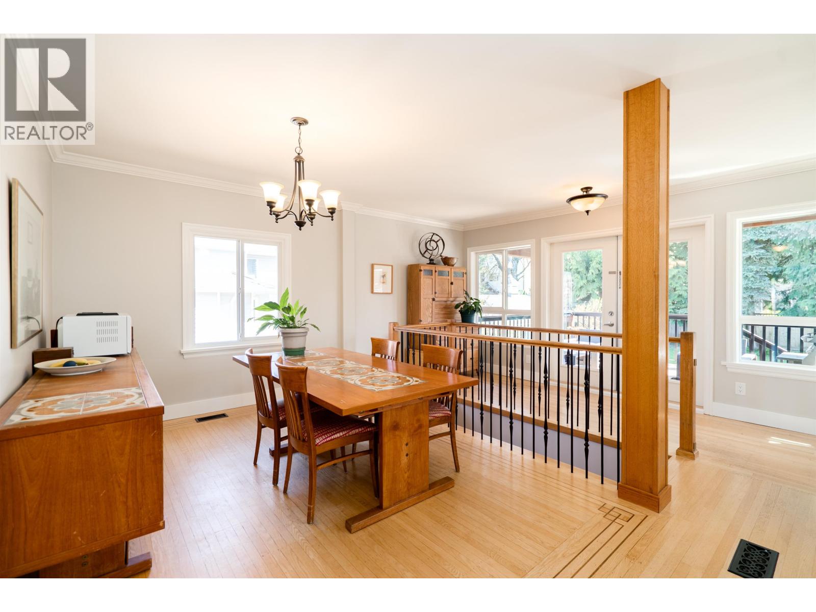 310 Seventh Avenue, New Westminster, British Columbia  V3L 1W5 - Photo 4 - R3110560