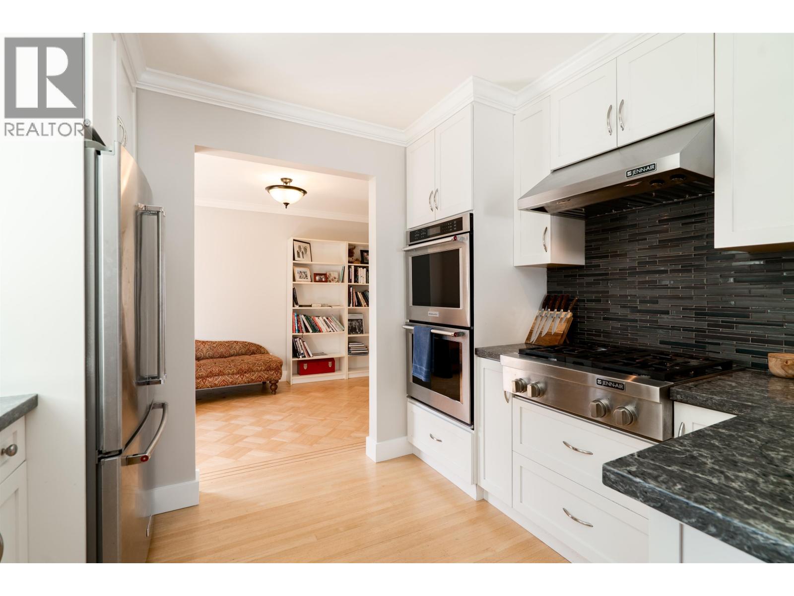 310 Seventh Avenue, New Westminster, British Columbia  V3L 1W5 - Photo 9 - R3110560