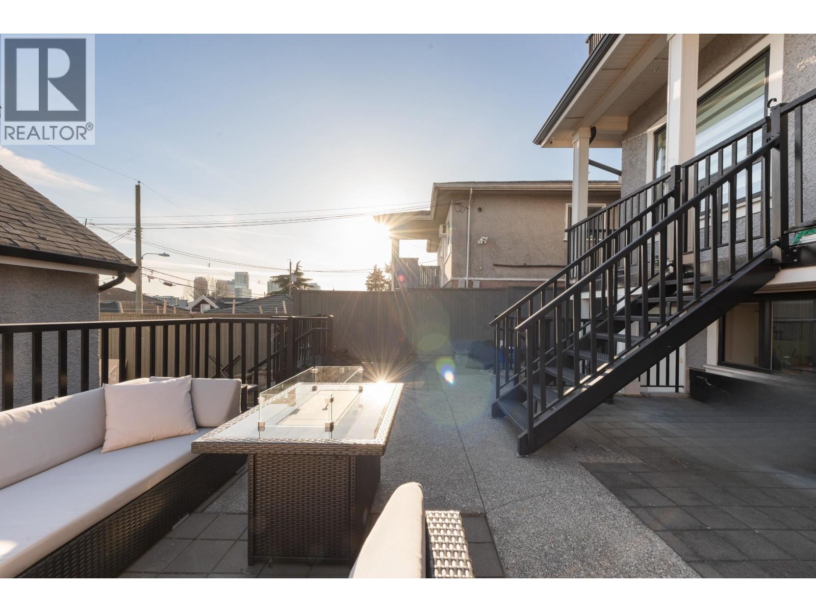 104 E 62 Avenue, Vancouver, British Columbia V5X 2E6 - Photo 11 - R3110564