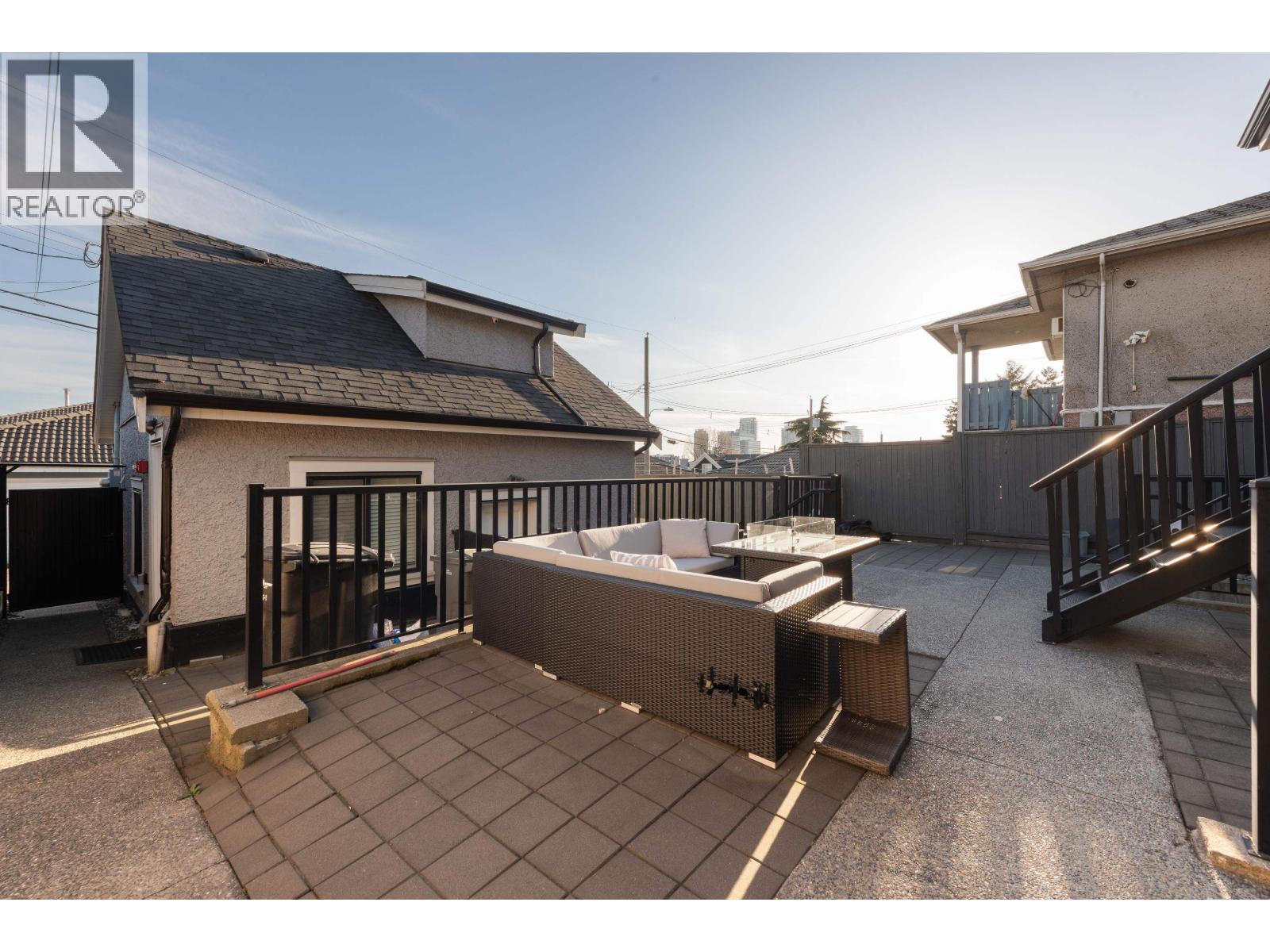 104 E 62 Avenue, Vancouver, British Columbia V5X 2E6 - Photo 12 - R3110564